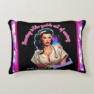 Coussins Décoratifs Pinup_ Infirmière Badass