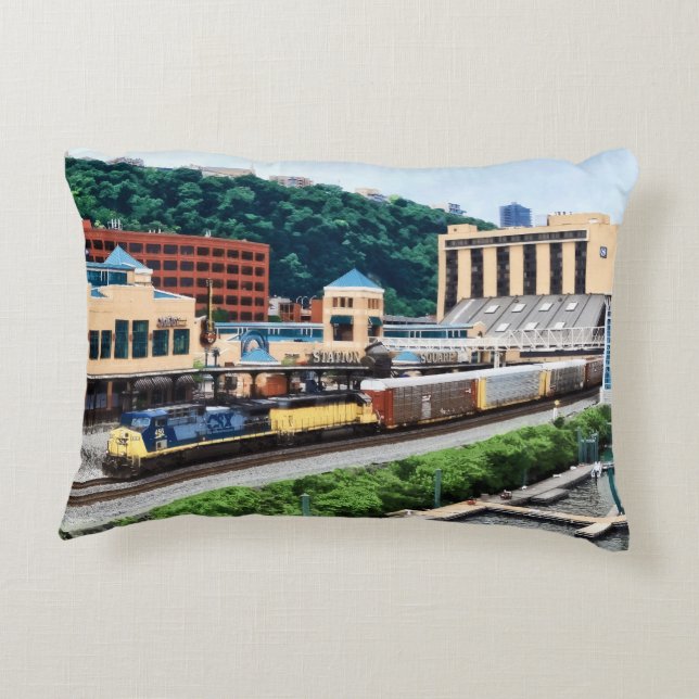 Coussins Décoratifs Pittsburgh PA - Train passant par Station Square (Dos)