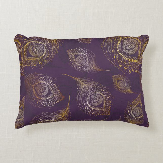 Coussins Décoratifs Plumes de paon or en arrière - plan violet (Devant)