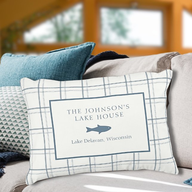 Coussins Décoratifs Poisson Bleu de la Maison de Lac Plaid Classable (Personalized Lake House Pillow with Fish – cozy, rustic house warming gift for lake life lovers!)