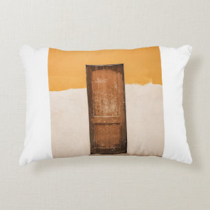 Coussins Décoratifs PORTE Brown EN BOIS SUR LA NEIGE BLANCHE RECOUVERT