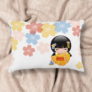 Coussins Décoratifs Poupée d'été Kokeshi - Kimono Jaune Geisha Girl