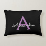 Coussins Décoratifs Purple Black Script Girl Nom du monogramme<br><div class="desc">Nom et Coussin initial du monogramme de script noir et violet. La coussin fait le cadeau parfait pour 16 ans,  mariage,  douche nuptiale,  baby shower ou bachelorette pour quelqu'un décorant sa chambre en or rose.</div>