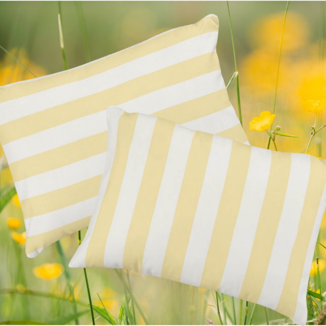Coussins Décoratifs Rayé jaune et blanc rêveur (Sunny yellow and white stripes!)