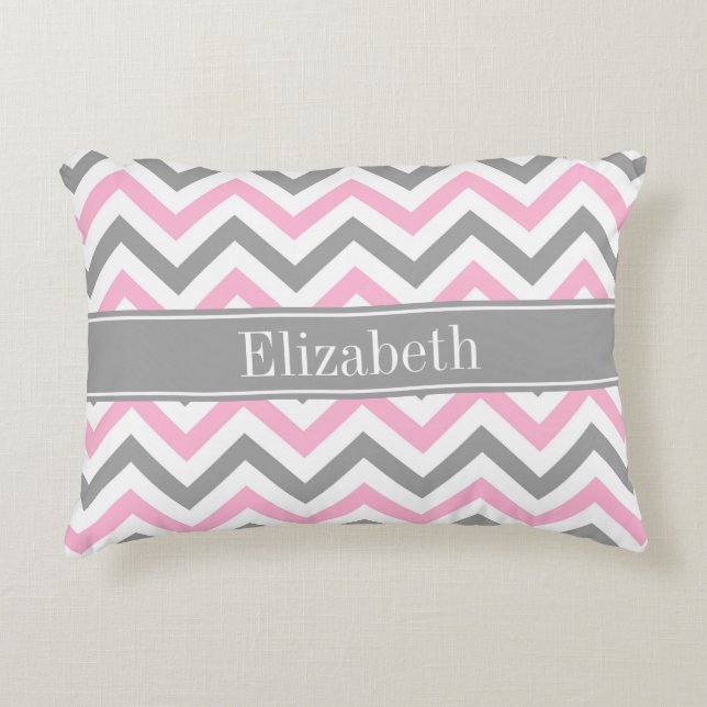 Coussins Décoratifs Rose Dk Gris Blanc LG Chevron Gris Nom Monogramme (Devant)