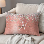 Coussins Décoratifs Rose Gold Jolie fille Parties scintillant argent b<br><div class="desc">Personnalisez facilement ce design coussin de tendance chic accent avec une jolie parties scintillant brillante en argent sur un arrière - plan métallique brossé en or rose.</div>