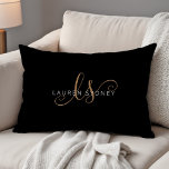 Coussins Décoratifs Script féminin Black Gold moderne Monogramme<br><div class="desc">Coussin d'Accent Monogrammé moderne Black Gold Feminine Script. Personnalisez facilement ce coussin d'accent élégant moderne avec votre monogramme et votre nom personnalisés.</div>