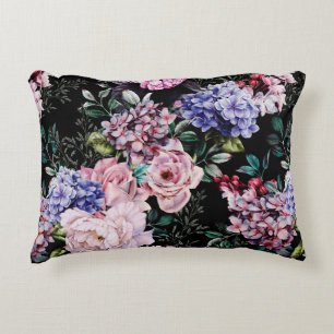 Coussins Décoratifs Seamless floral pattern with flowers on dark backg