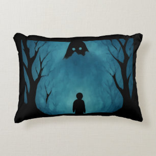 Coussins Décoratifs Silhouette de la forêt bleue, figure solitaire dan