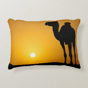 Coussins Décoratifs Silhouette d'un chameau sauvage au coucher du
