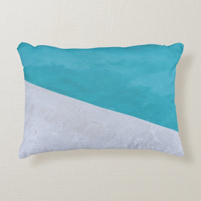 Coussins Décoratifs Sol gris vide à côté de la piscine (Devant)