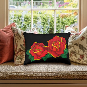 Coussins Décoratifs Tatouage de roses traditionnelles rouges gras noir