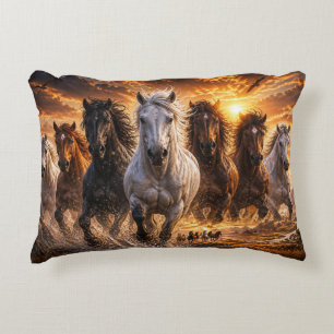 Coussins Décoratifs Timbre Sauvage – Art de Chevaux Majestueux en Cour