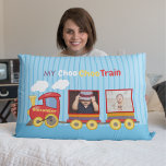 Coussins Décoratifs Train Jouet Toddler Boy Birthday Blue<br><div class="desc">Voici le cadeau parfait pour le deuxième anniversaire de votre petit - le Toy Train Toddler Boy Birthday Blue Design! Ce choo choo train à thème design ne manquera pas de ravir n'importe quel bambin passionné de transport, et est l'ajout parfait à une soirée anniversaire de enfant thématique de train....</div>