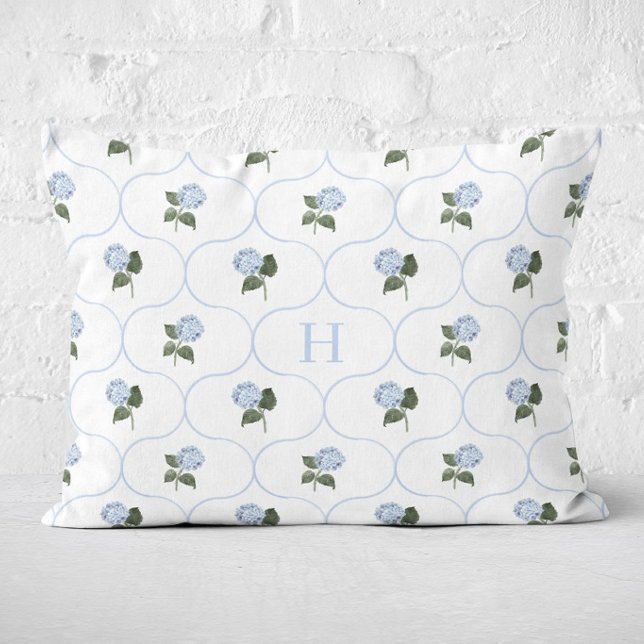 Coussins Décoratifs Trellis de l'Hydrangea Bleue Monogramme   (Hydrangea Blue Trellis Monogram Lumbar Pillow)