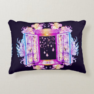 Coussins Décoratifs Une fenêtre vintage ouverte avec pendentifs contr