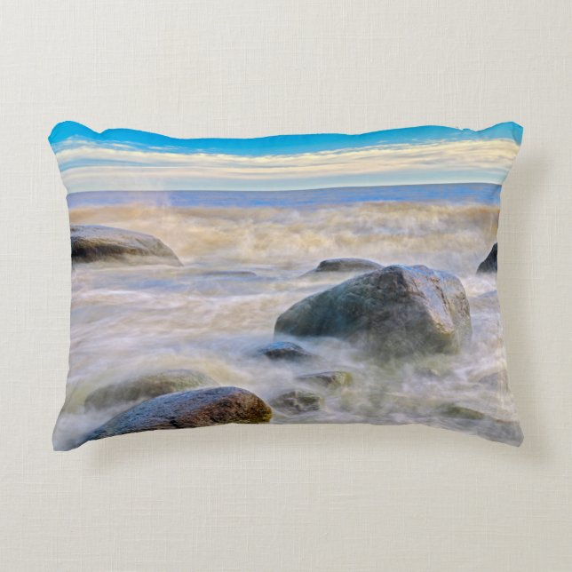 Coussins Décoratifs Vagues s'écrasant sur les rochers riverains (Devant)