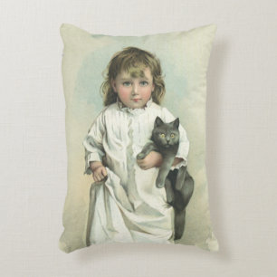 Coussins Décoratifs Vintage fille victorienne en robe de nuit avec son