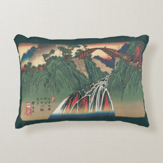 Coussins Décoratifs Vue du pont sur la rivière Ina, Nojiri par Hiroshi
