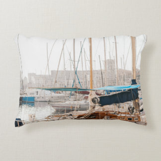 COUSSINS DÉCORATIFS YACHT BLANC SUR LA BAIE