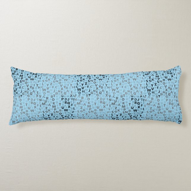 Coussins Longs Alphabets Motif 01 BW.w Lblue BG (Devant)