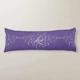 Coussins Longs AMOUR marquant avec des lettres la couleur