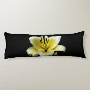 Coussins Longs Belle Fleur Jaune Élégante sur Fond Noir