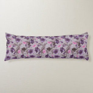 Coussins Longs cloches de main violettes et motif de papillons