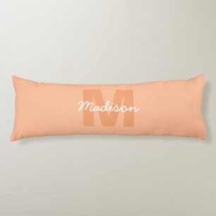 Coussins Longs Couleur pêche pastel cool avec nom de monogramme p