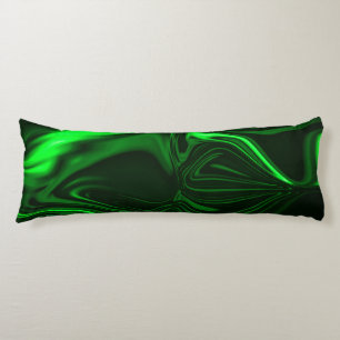 Coussins Longs Courbes et plis vert nickelé dans fond foncé.