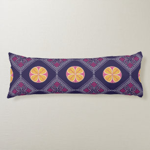 Coussins Longs Élégant tissu pourpre avec motif floral jaune