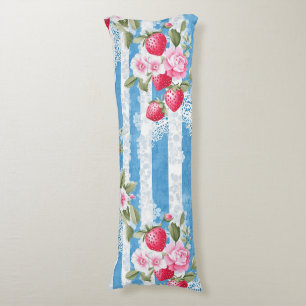 Coussins Longs Fraises vintages et fleurs sur bandes bleues