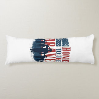 Coussins Longs Home of the Brave Salute Tee