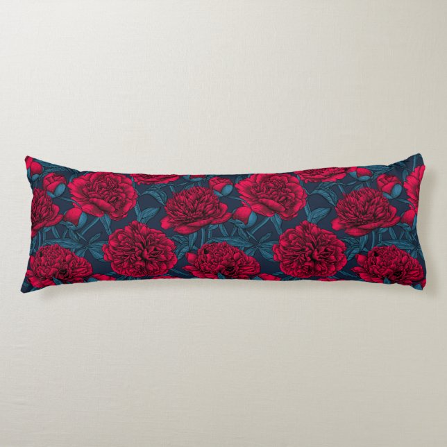 Coussins Longs Jardin de pivoine rouge sur bleu foncé (Devant)