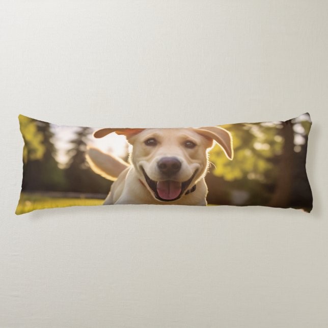Coussins Longs Joyeux Labrador Puppy Running (Devant)