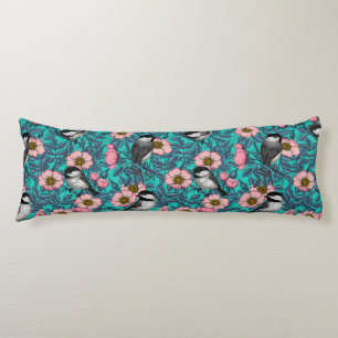 Coussins Longs Les poulets dans la nature rose, rose et bleu