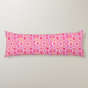 Coussins Longs Mandala motif, tons rose et corail