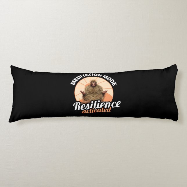Coussins Longs Mode de méditation : Résilience activée Bigfoot (Devant)