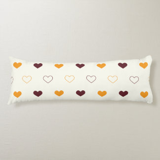 Coussins Longs Motif de cœur avec des cœurs orange et marron