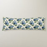 Coussins Longs Motif floral Rose Bleue<br><div class="desc">Un motif floral de rose bleue sans couture avec des roses bleues foncées et claires et des feuilles vertes.</div>