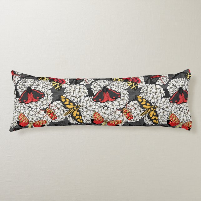 Coussins Longs Nappes phréatiques sur hydrangée blanche (Devant)