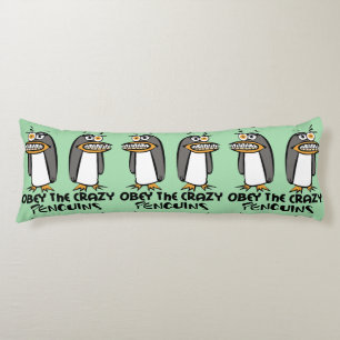 Coussins Longs Obéissez la conception graphique de pingouins fous