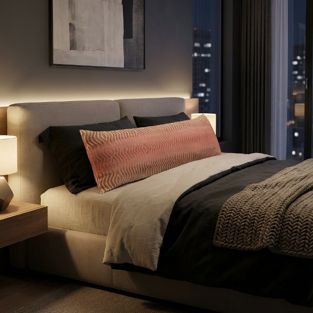 Coussins Longs Oreiller latéral Wavy Japonica & Ivory (Side sleeper pillow is placed on a bed. )