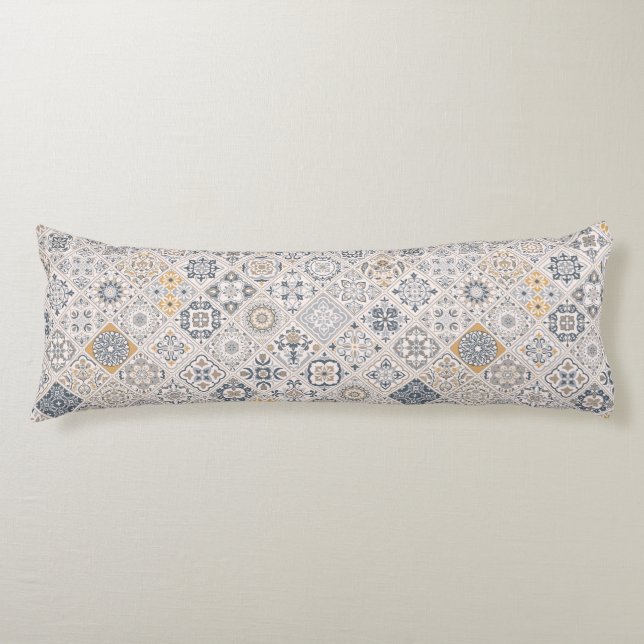Coussins Longs Ornement traditionnel portugais et espagnol Boho  (Devant)