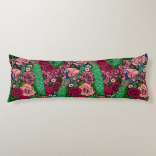 Coussins Longs Peacocks dans le jardin rose 2