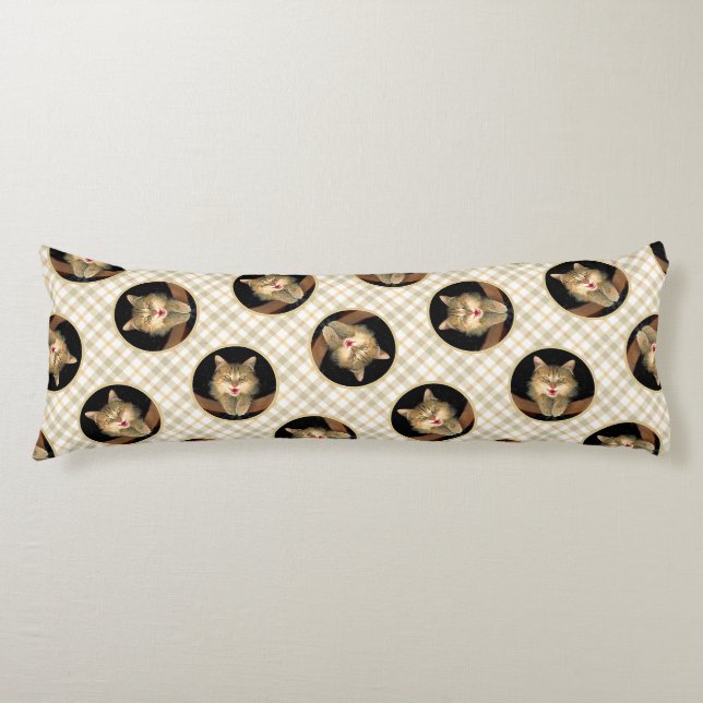 Coussins Longs Portrait de chat tigré fou, peinture, art original (Devant)