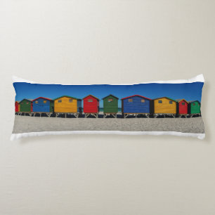 Coussins Longs Rangée de cases de plage aux couleurs vives