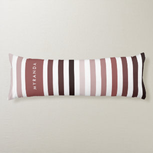 Coussins Longs Rayures variées snob avec le nom en brun de
