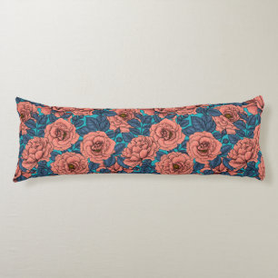 Coussins Longs Roses roses avec feuilles bleus sur bleu