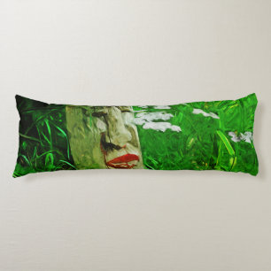 Coussins Longs Totem d'Indiens Américains à lèvres rouge parmi le